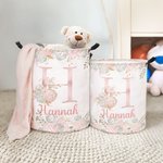 Personlig vattentät förvaringskorg för tvätt med handtag och stor kapacitet med blomma och initialt namn Födelsedag inflyttningspresent för barn familj