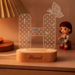 Porte boucles d'oreilles en acrylique avec lettre papillon personnalisé Veilleuse LED avec base en bois et texte Accessoire de rangement de bijoux Cadeau d'anniversaire pour filles