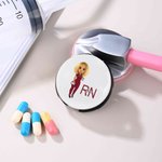 Gepersonaliseerde Cartoon Verpleegster Karakter Stethoscoop ID Tag met Titel en Naam Verpleegkundige Week Waardering Gift voor Medisch Personeel