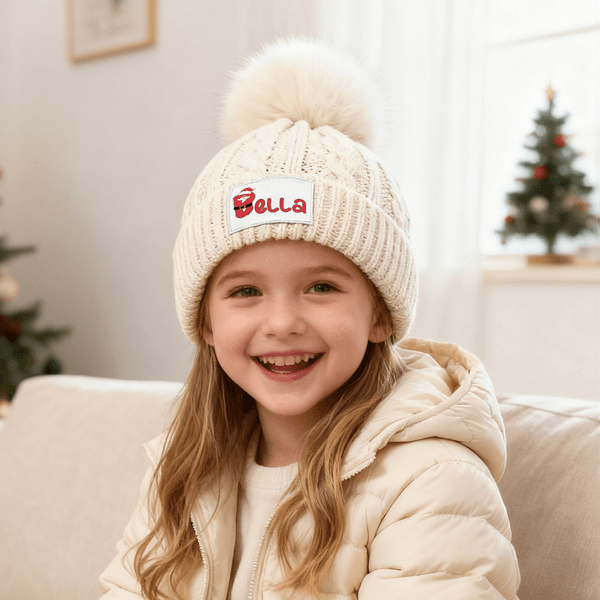 Gepersonaliseerde Multicolor Sneeuwpop Rendier Kerstman Schattige Pom-Pom Zacht gebreide muts met naam Winter Accessoire Verjaardagscadeau voor Jongens Meisjes
