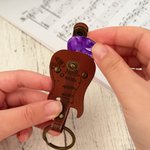 Portachiavi personalizzato per plettro da chitarra in pelle PU con testo inciso e plettro Regalo di Natale di compleanno per gli amanti della musica per chitarra