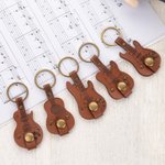 Portachiavi personalizzato per plettro da chitarra in pelle PU con testo inciso e plettro Regalo di Natale di compleanno per gli amanti della musica per chitarra