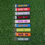 Gepersonaliseerde geborduurde senior polsbandje sleutelhanger tas tag met school naam of jaar afstuderen terug naar school verjaardag Gift voor afgestudeerden