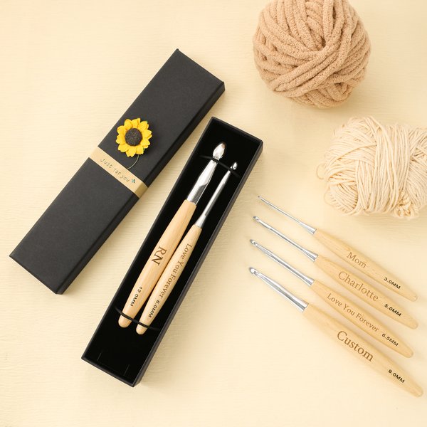Personalized Wooden 2 Pcs Crochet Hook Set with Text and Gift Box Mother's Day Christmas Gift for Moms Knitting Lovers