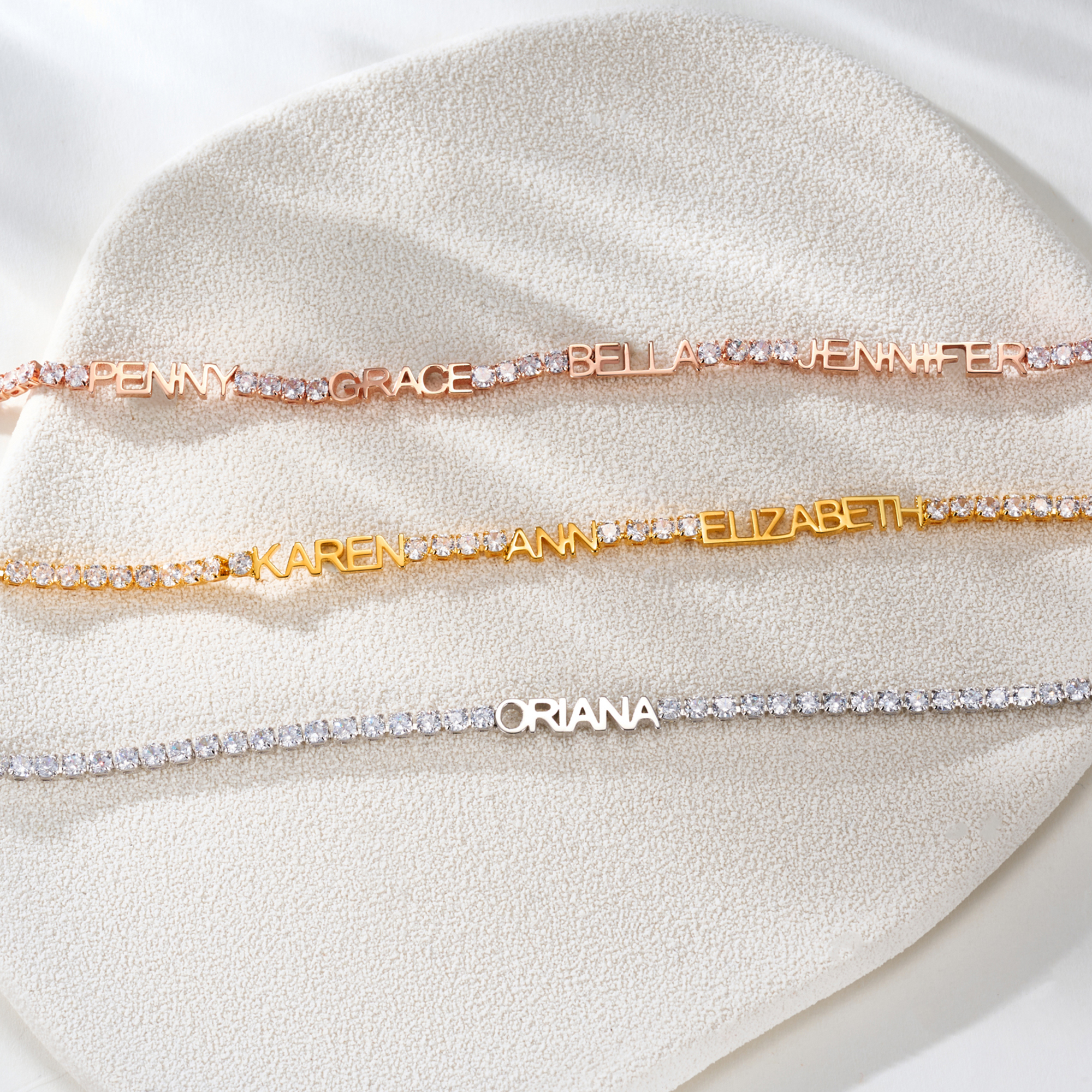 Bracelet de tennis personnalisé à plusieurs noms Bijoux délicats Cadeau de fête des mères Cadeau d'anniversaire pour femme Amoureuse du tennis
