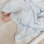 Coperta per neonati personalizzata con nome ricamato e sfondo a pois Regalo di compleanno per la festa del bebè per neonati, bambini e bambine