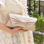 Pochette in raso personalizzata con fiocco e fodera fotografica Regalo di matrimonio e anniversario per le donne