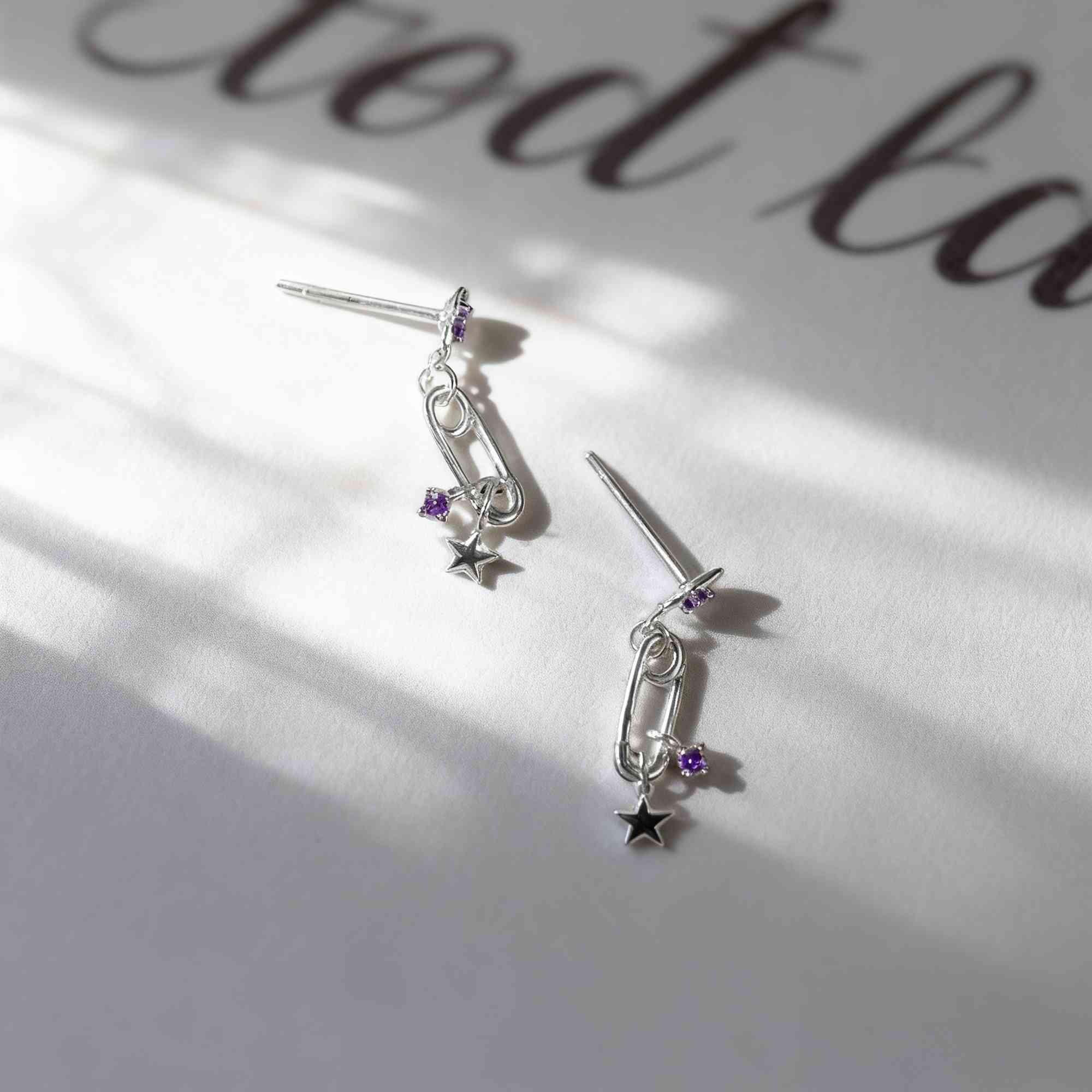 Boucles d'oreilles minimales personnalisées avec étoile et pierre de naissance Bijoux délicats Cadeau d'anniversaire pour femmes