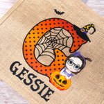 Personalisierte Halloween Cartoon-Charakter Jute Tasche mit Kürbis Süßigkeiten Tote Bag mit Initiale und Namen Süßes oder Saures Geschenk für Kinder