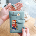 Henkilökohtainen sarjakuva lukeminen merkki syntymä kukka Tri-Fold PU nahka rannekoru lompakko kortinhaltija ja nimi syntymäpäivälahja kirjamatoille