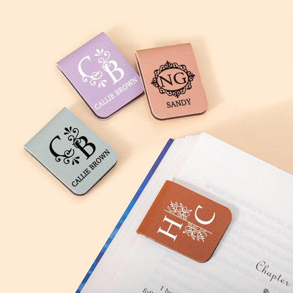 Personligt blommigt monogram initialt namn magnetiskt läderbokmärke klämma läsning brevpapper tillbehör födelsedagspresent för bokälskare