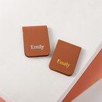 Personalisiertes Minimalistisches Magnetisches PU Leder Lesezeichen mit Namen Geburtstag Abschluss Geschenk für Student Buchliebhaber Bücherwurm