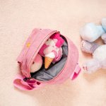 Personalisierter Bestickter Regenbogen Rucksack aus Cord mit Vordertasche und Namen Geburtstag Schulanfang Geschenk für Kleinkinder