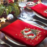 Servilleta reutilizable roja personalizada de 100% algodón con reno estilo dibujo animado decoración de mesa regalo de Navidad para familia y amigos