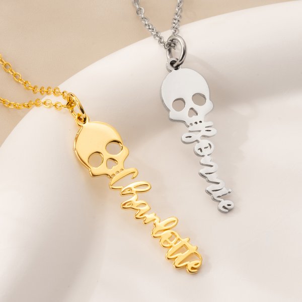 Collier de nom gothique personnalisé avec tête de mort Bijoux délicats Cadeau d'anniversaire et de Noël pour fille Femme Punk Enthusiast