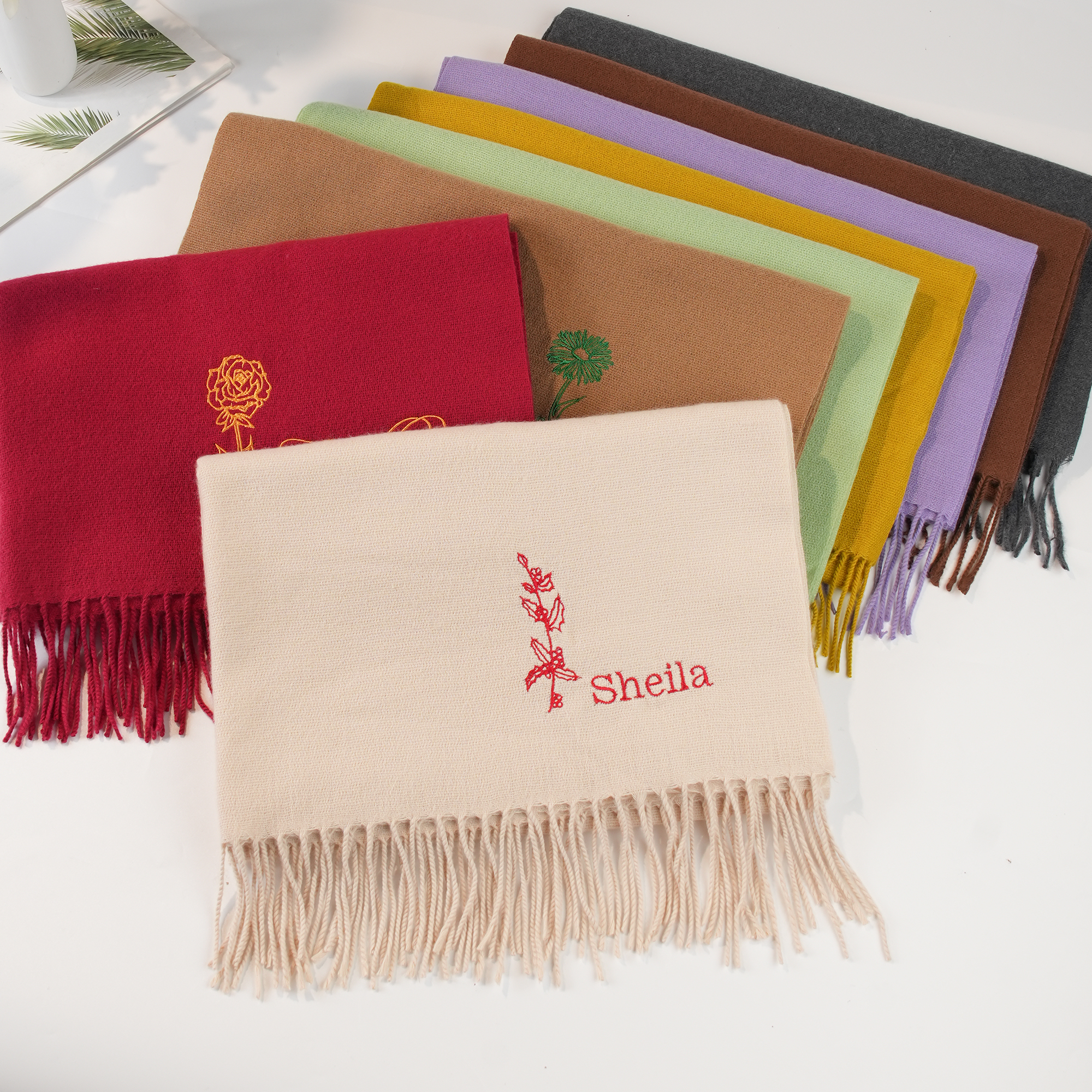 Écharpe Personnalisée Avec Fleur De Naissance Brodée – Douce Et Chaude – 8 Couleurs – Cadeau D'hiver Personnalisé - 5