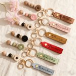 Personalised Birth Flower PU Leather Keychain with Engraved Name and Sunflower Bead Pendant Wedding Party Birthday Gift for Bridesmaids Friends