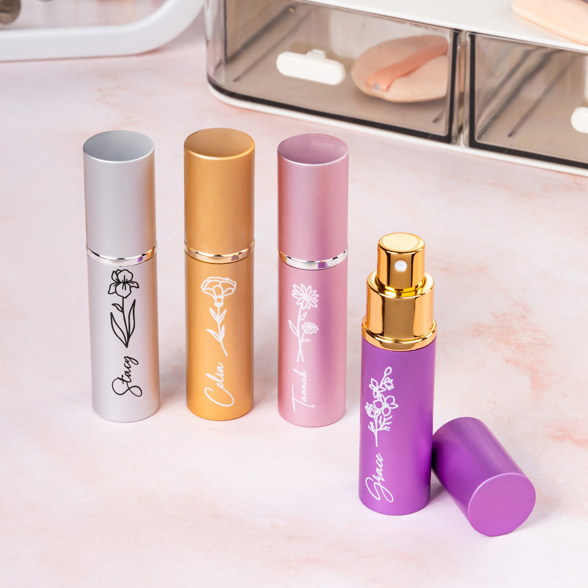 Flacon de Parfum Vaporisateur Personnalisé avec Fleur de Naissance et Nom Indispensable de Voyage Cadeau Anniversaire pour Femme Fille