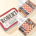 Personalisierte Altoids Dose magnetische Mini-Reise-Schachbrett-Set mit Namen kleine tragbare Tasche Spiel Geburtstagsgeschenk für Schachliebhaber