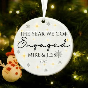 Personalisierte romantische Stern Name Keramik Ornament mit 2 Bändern und Jahr Christbaumschmuck Verlobungsgeschenk für Newlyweds Paare