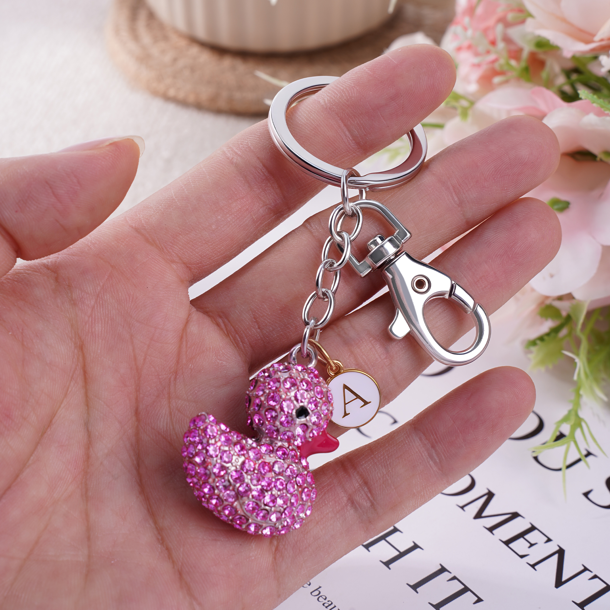 Anatra Da Bagno Con Cigolio E Portachiavi – Set Regalo Duckshop, 8,5 Cm, Vinile, Giocattolo Per Bambini E Collezionisti - 3