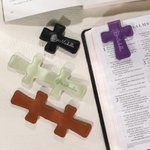 Personalised Birth Flower PU Leather Cross Magnetic Bookmark Clip with Name Reading Supplies First Communion Baptism Gift for Christians Bookworms