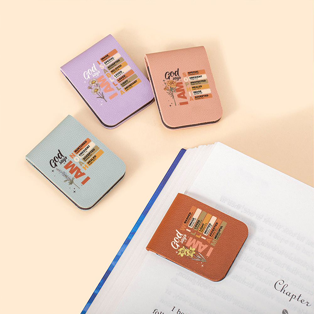 Signet magnétique en cuir PU avec nom, anniversaire et cadeau de Noël pour les chrétiens et les amoureux des livres.