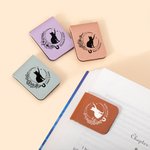 Henkilökohtainen Cat Moon Moon Birth Flower Magneettinen nahkainen kirjanmerkki Clip nimellä lukeminen paperitarvikkeet syntymäpäivälahja kirjamatoille kirjan ystäville Book Lovers