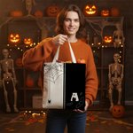 Personalisierte Colorblock beängstigend Spinnennetz Fledermaus wiederverwendbare Canvas Tasche mit anfänglichen Halloween Thema Party Geschenk für Goth Lovers Freunde