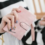 Portefeuille en Cuir Tri-Plié Personnalisé avec Bouquet de Fleur de Naissance Cadeau Anniversaire Fête des Mères pour Femme