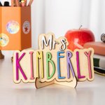 Gepersonaliseerde houten leraar Desktop Sign met kleurrijke achternaam Classroom Desk Decor Teacher Waardering Graduation Gift voor leraar