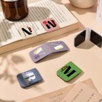 Segnalibro magnetico in pelle PU personalizzato con nome fiore e iniziale accessorio per letture regalo per amanti dei libri