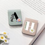 Gepersonaliseerde Geboortebloem PU-leer Magnetische Bladwijzerclip met Naam en Initiaal Leesaccessoires Verjaardagscadeau voor Boekenliefhebbers