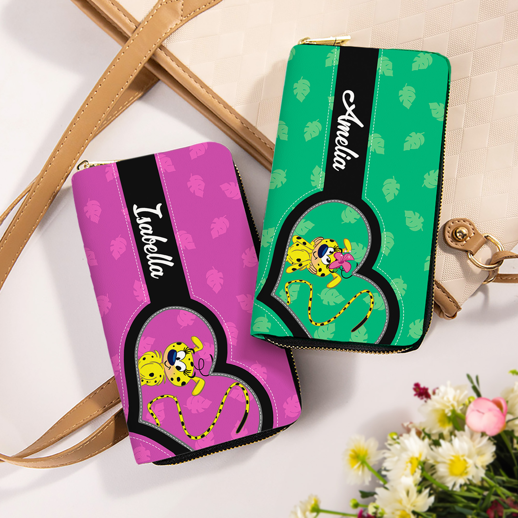 Portefeuille personnalisé en carton avec nom et fermeture éclair Cadeau d'anniversaire pour Callie × Marsupilami®.