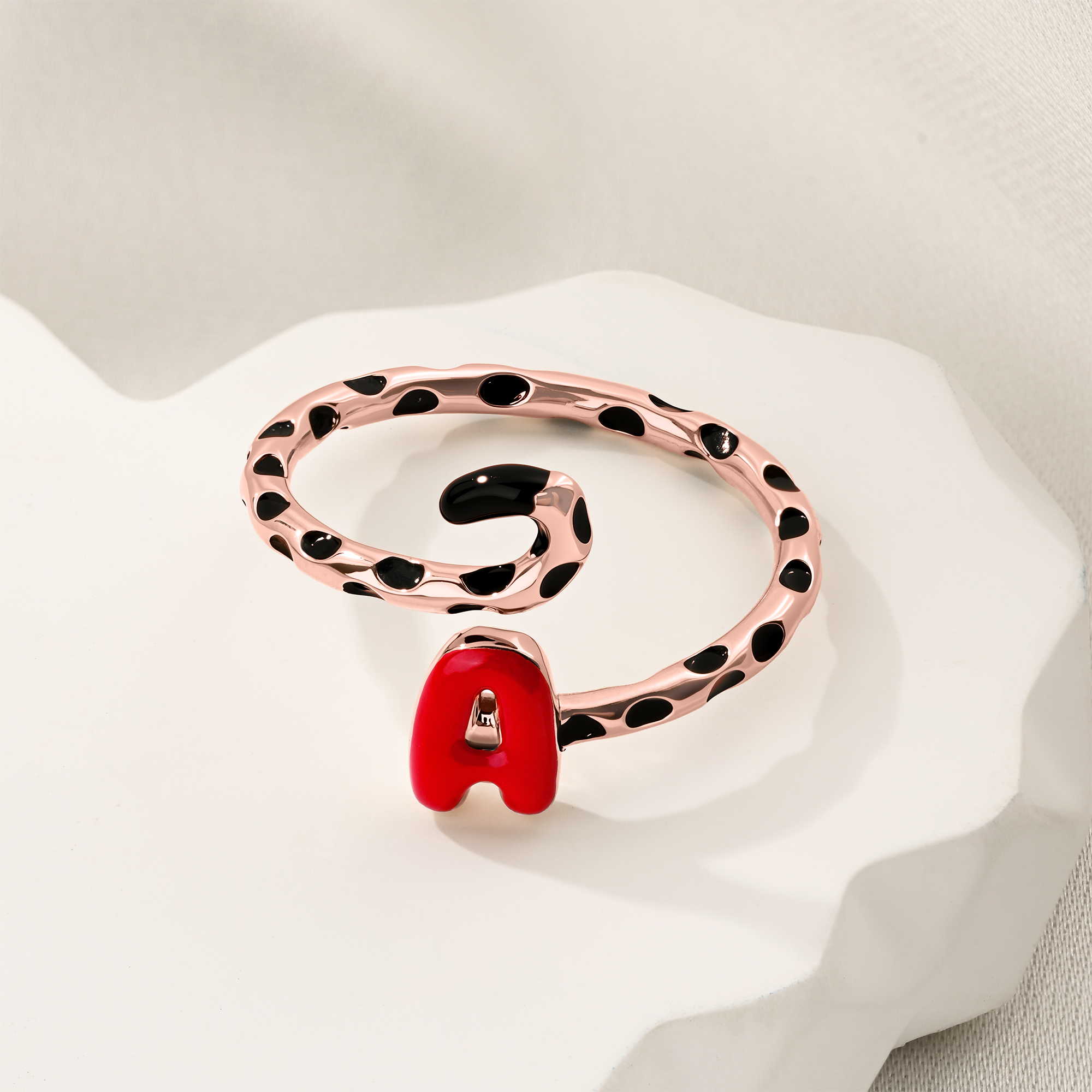 Bague personnalisée en forme de Marsupilami à longue queue avec nom Cadeau d'anniversaire et d'amitié pour les femmes et les filles | Callie × Marsupilami®.