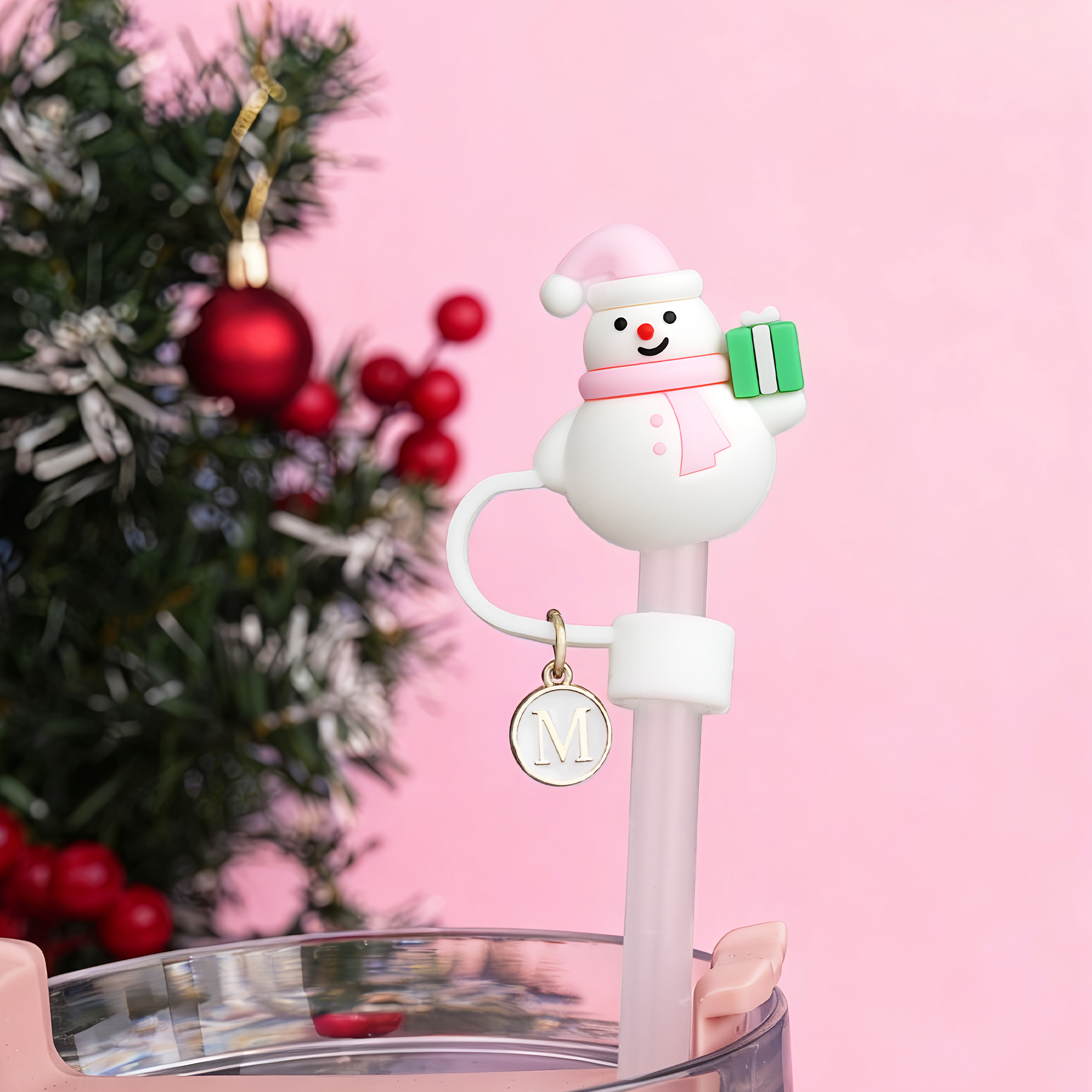 Renne personnalisé Bonhomme de neige Arbre de Noël rose avec breloque initiale Accessoire Cadeau de Noël pour la famille et les amis