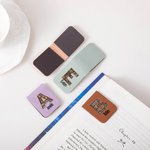 Personligt minimalistiskt bokmärke i magnetiskt PU-läder med namn perfekt present till födelsedag och julklapp för bokälskare och bokmaskar