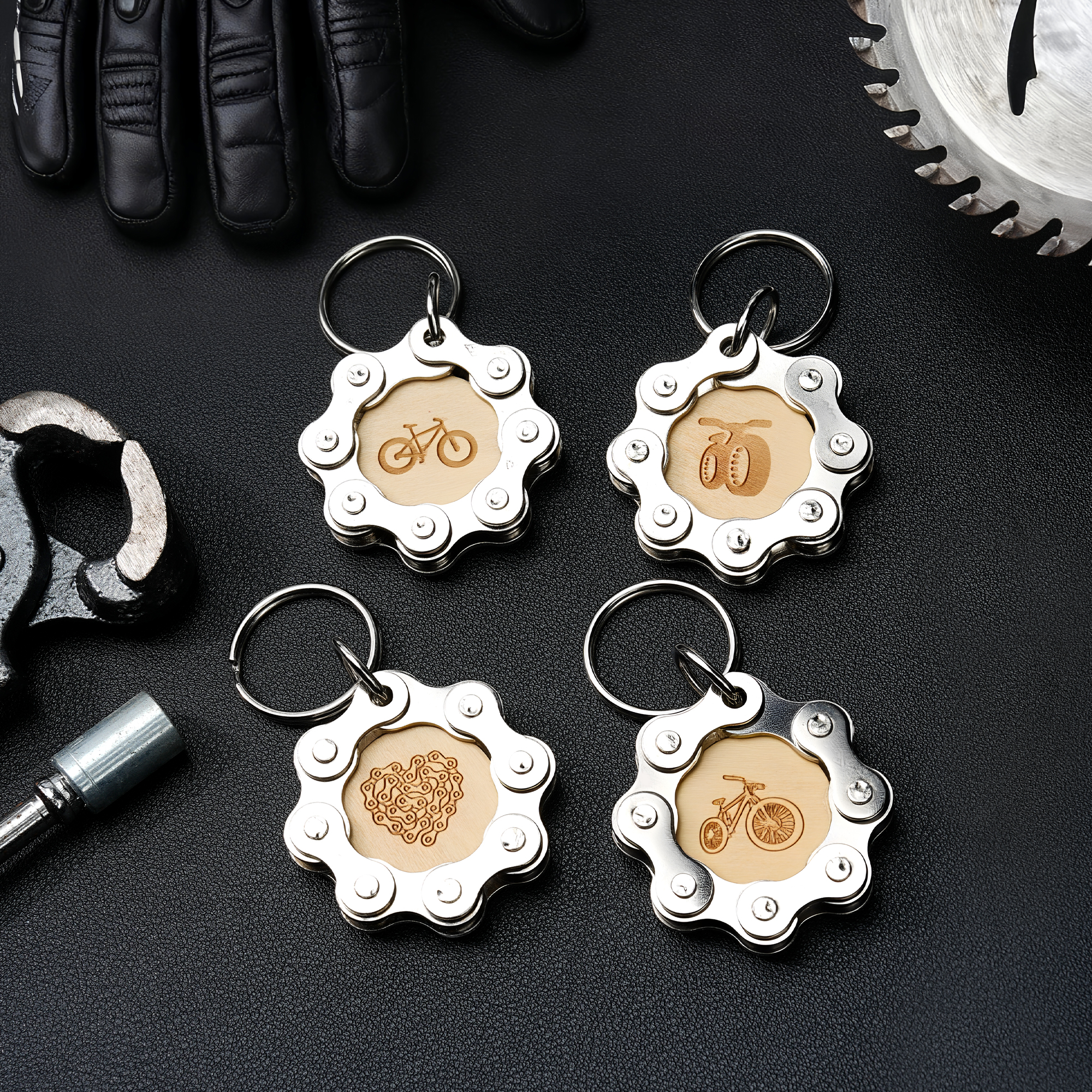 Porte-clés personnalisé en forme de bicyclette recyclée avec motif en bois et texte gravés au laser Anniversaire Cadeau d'activités de plein air pour amis cyclistes