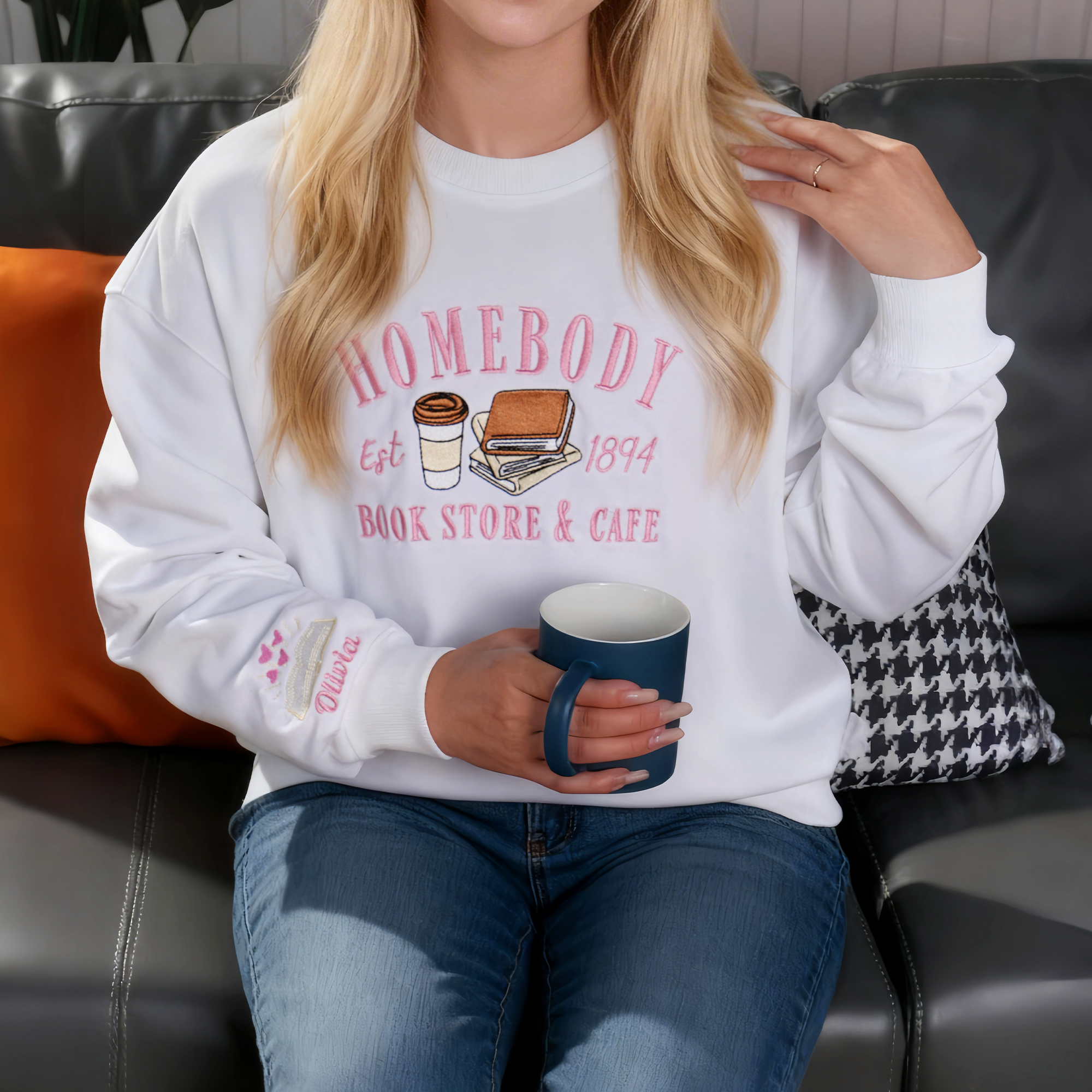 T-shirt personnalisé Homebody Book Store and Cafe Multicolore Sweatshirt Hoodie avec nom Cadeau d'anniversaire pour les rats de bibliothèque Amoureux des livres
