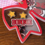 Personalizado en forma de arco de Navidad Shake Ornamento con Nombre Home Tree Decor Regalo de Navidad para Cheerleaders Entrenadores