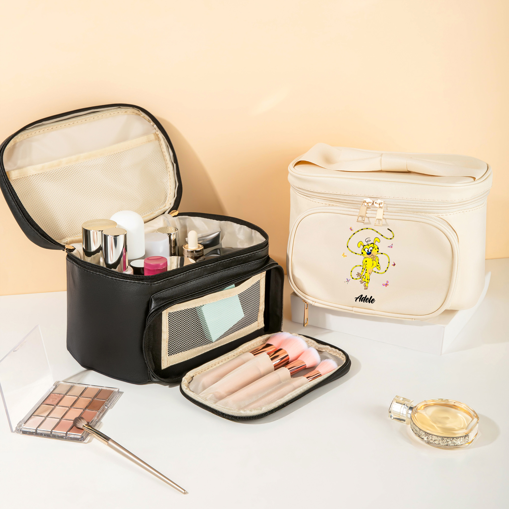 Sac de maquillage personnalisé en cuir PU avec nom et multi-compartiments Cadeau d'anniversaire pour les amis de Callie × Marsupilami®.
