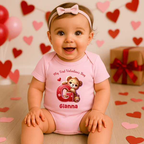 Personalisierte Herz Bär Initial 100% Baumwolle Baby Bodysuit Kind T-Shirt mit Namen und Text Geburtstag Valentinstag Geschenk für Baby Jungen Mädchen