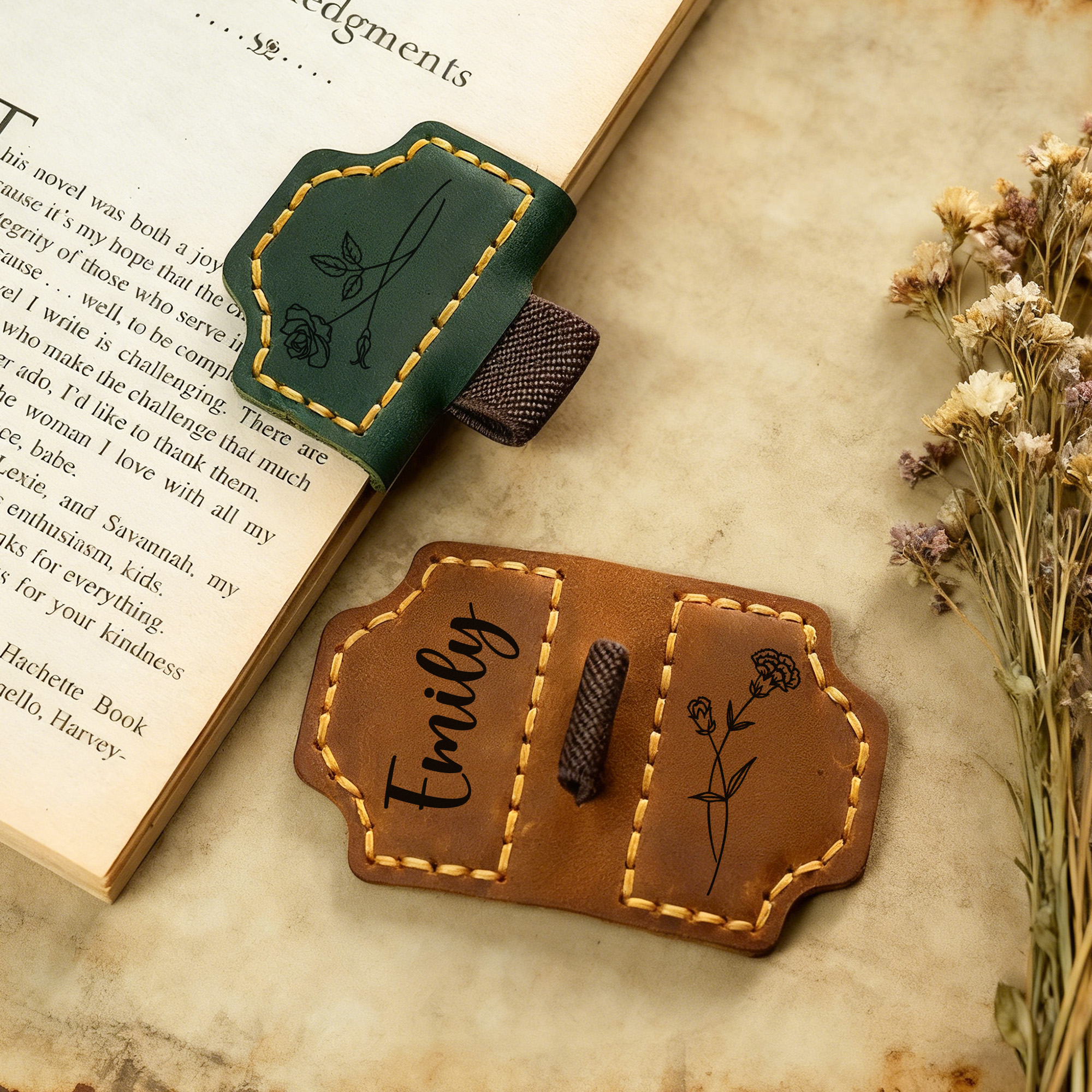 Marque-page en cuir avec nom et porte-stylo pour utilisation quotidienne au bureau Cadeau d'anniversaire pour la famille, les amis et les rats de bibliothèque