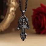 Collier personnalisé en zircon avec nom, dagues en rose, bijoux vintage esthétiques, cadeau d'anniversaire pour les amateurs de style médiéval, filles gothiques.