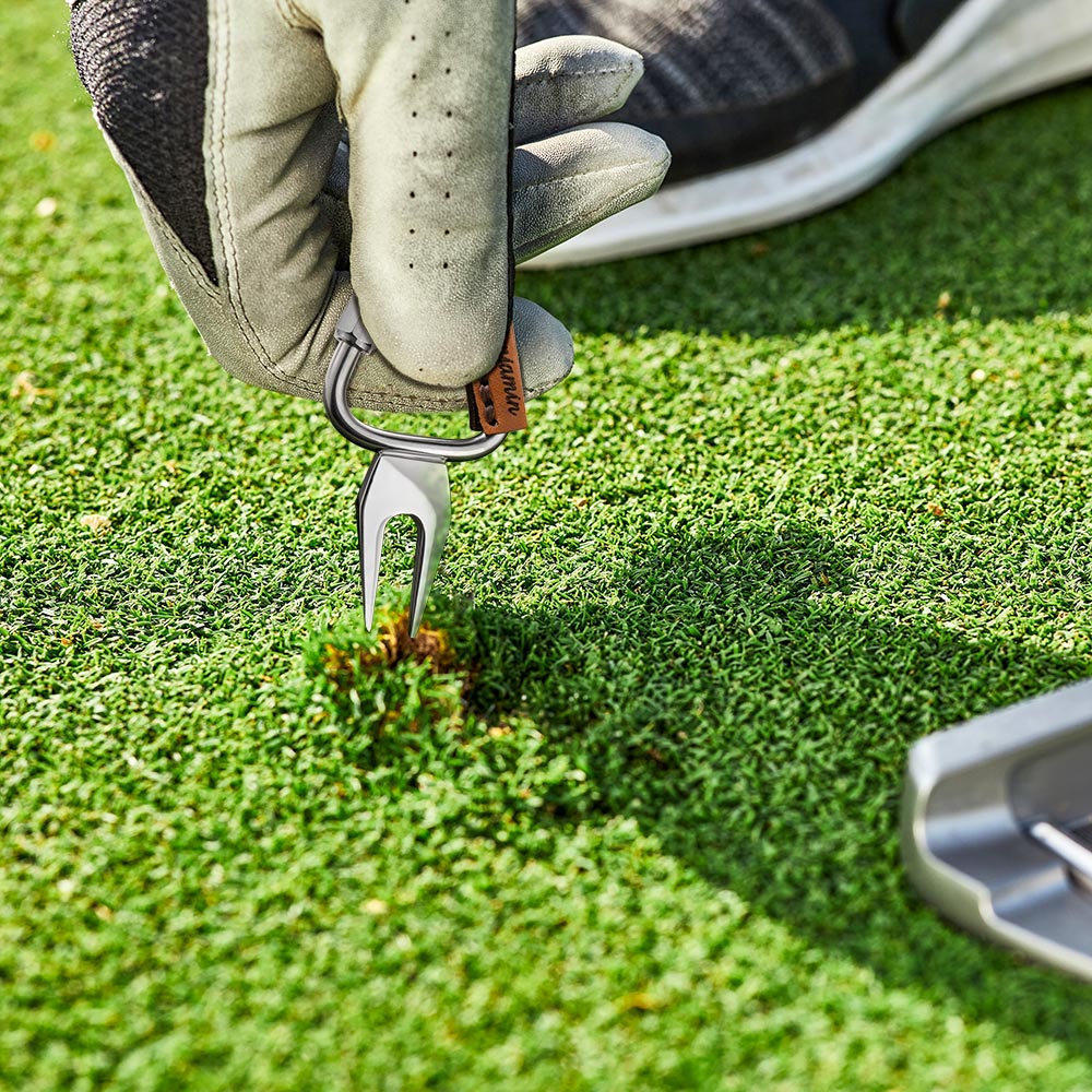 Porte-nom portable personnalisé en cuir PU Porte-clés outil de divot de golf Accessoire de terrain de golf Fête des pères Cadeau de club de golf pour golfeur Amoureux du golf