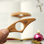 Personalised Birth Flower Bible Verse Wooden Thumb Book Page Holder with Engraved Text Book Accessories Birthday Gift for Bookworm Christian