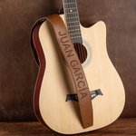 Correa de guitarra ajustable personalizada de cuero con nombre bordado accesorios de música regalo de cumpleaños para guitarristas y músicos