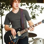 Correa de guitarra ajustable personalizada de cuero con nombre bordado accesorios de música regalo de cumpleaños para guitarristas y músicos