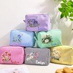 Personalisierte Vintage Geburt Blume Multicolor Portable Streifen Kosmetiktasche mit Namen tägliche Reise Essentials Geburtstag Geschenk für Frauen