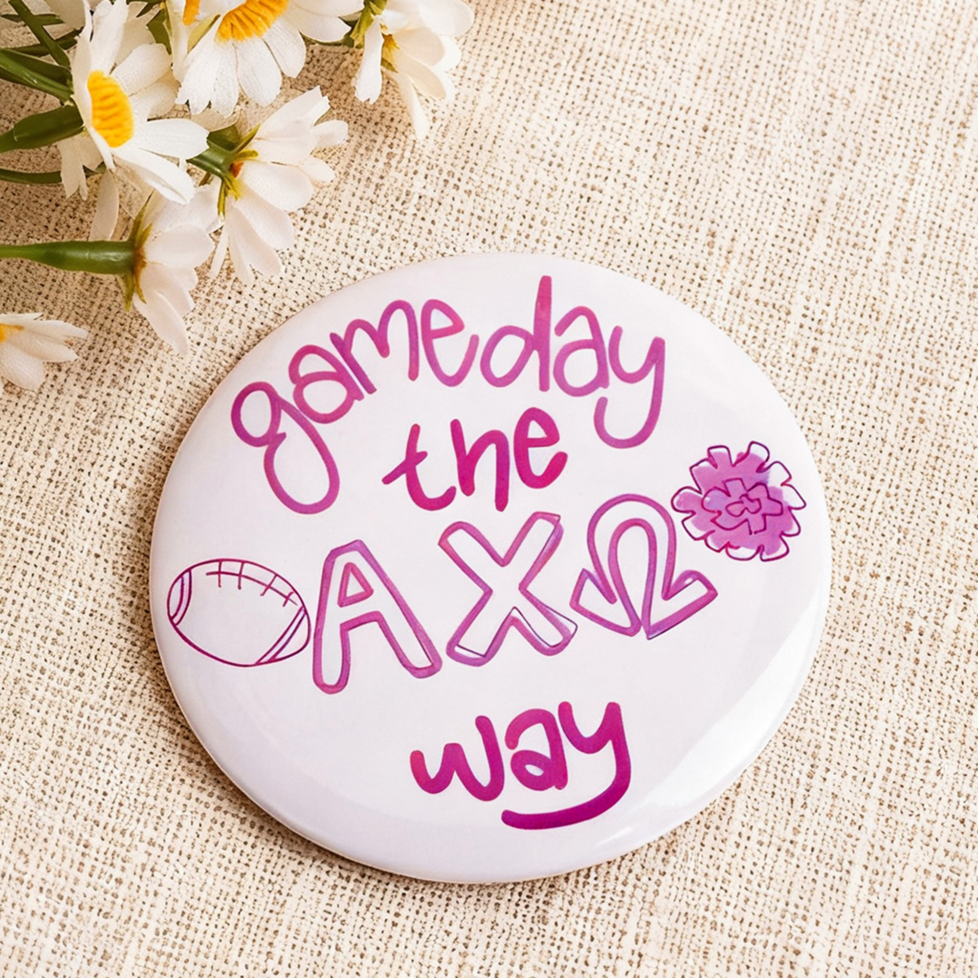 Badge de bouton de lettre grecque de sororité personnalisé Accessoires de fête Cadeau de soirée de jeu pour la sœur, l'amie, Callie × Affinity Licensing